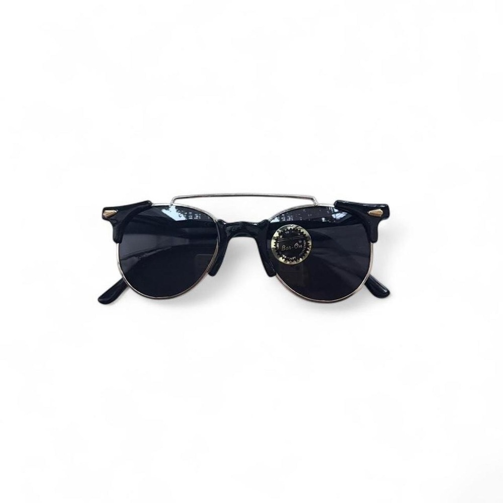 Vintage Y2K (2001) Black sunglasses